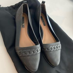 Rachel Zoe Women’s 6.5 leather pointed toe flats with chain detail